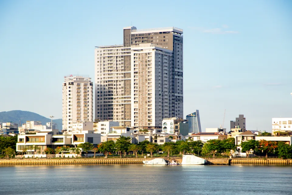 Khách xem căn hộ chung cư
